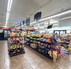 Gas Station, Conoco Branded: Snack aisles