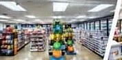 Gas Station & Convenience Store: Convenience store aisle